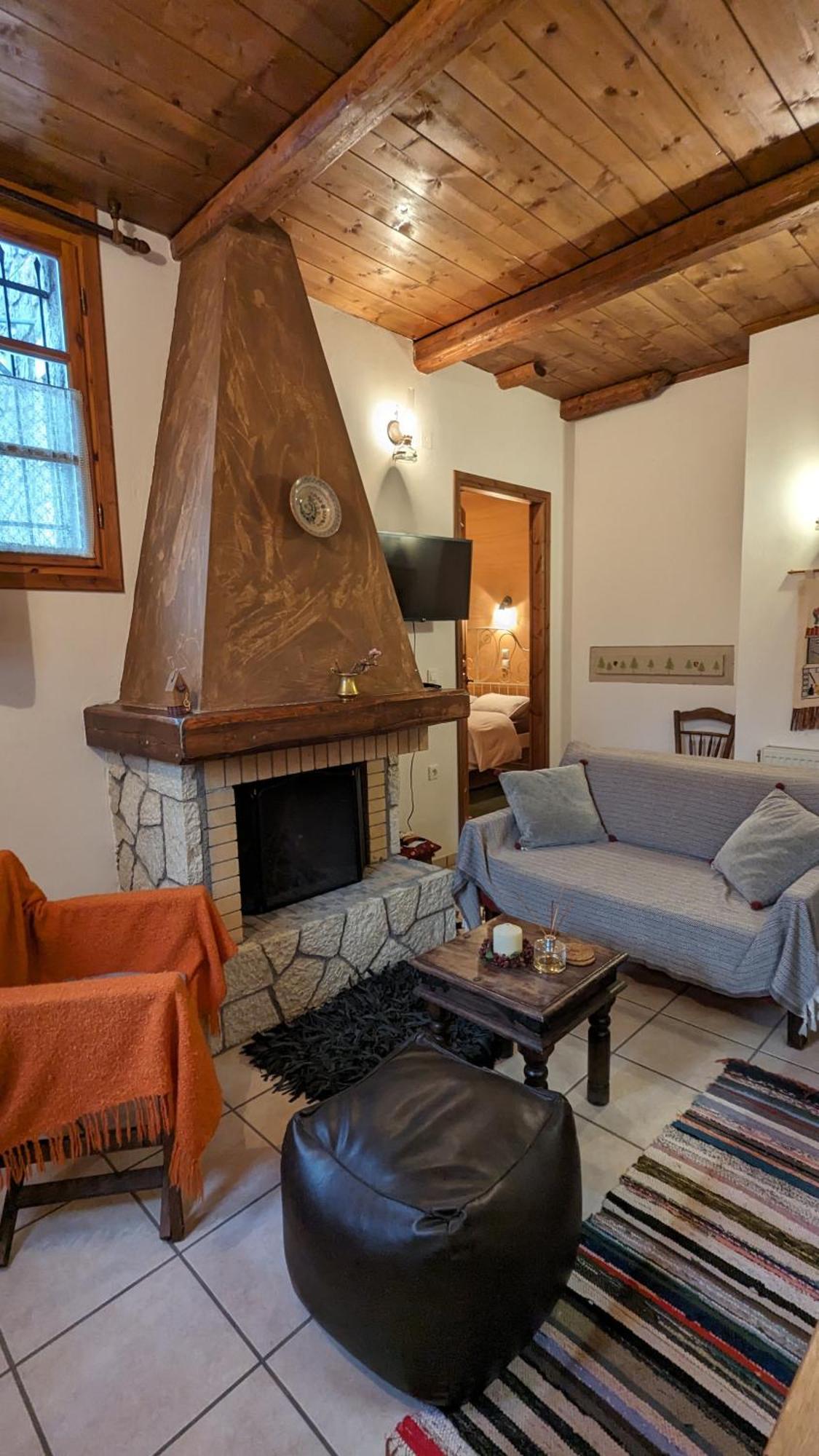 Diminio 2 Apartment At Livadi Арахова Экстерьер фото