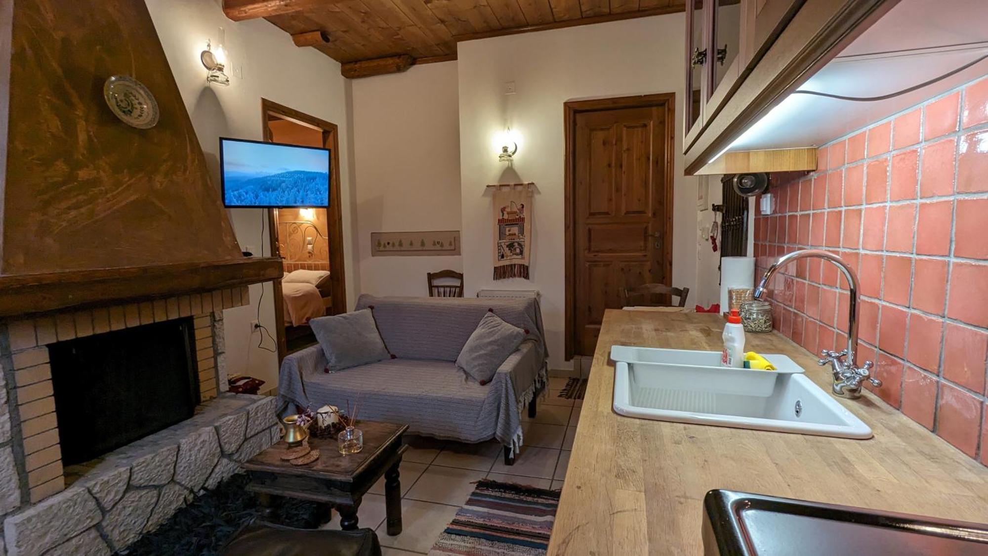 Diminio 2 Apartment At Livadi Арахова Экстерьер фото